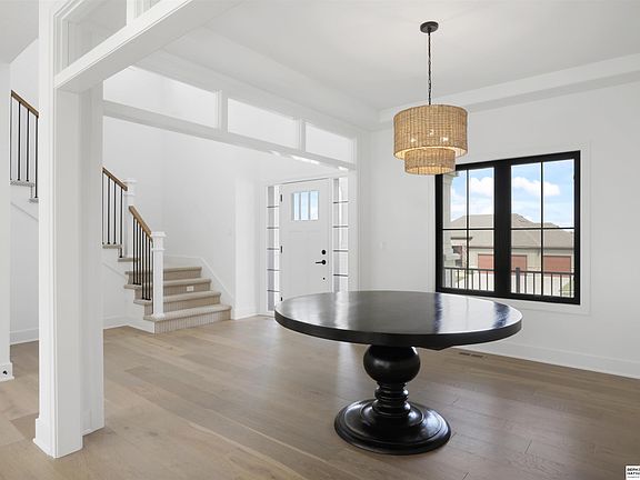 5th image of 908 S 185th St