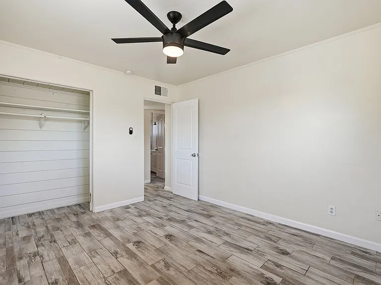 209 E McMurray Blvd — Photo 21