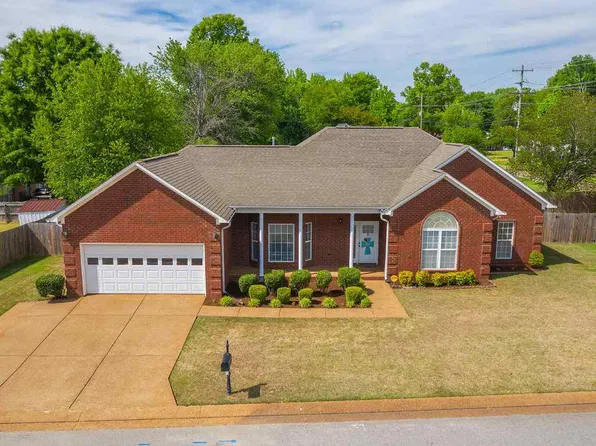 9 Wheatfield Dr, Jackson, TN 38305