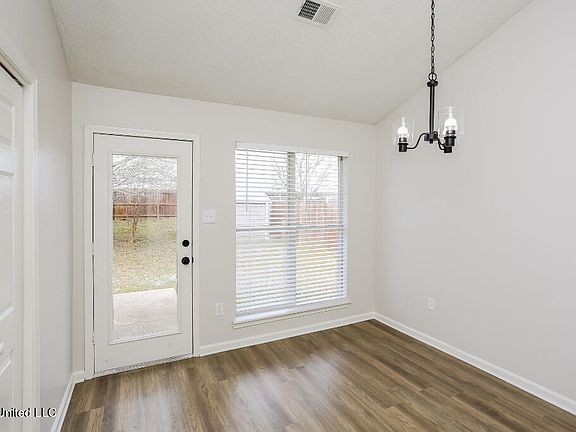 4th image of 5673 Kaitlyn Dr W