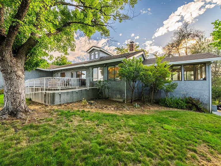 2820 Panorama Dr — Photo 42