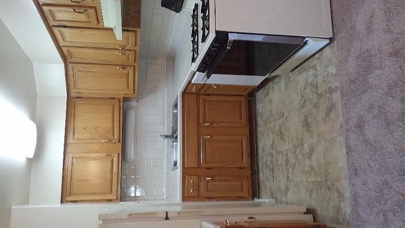1st image of 890 Westmoreland Dr APT 17