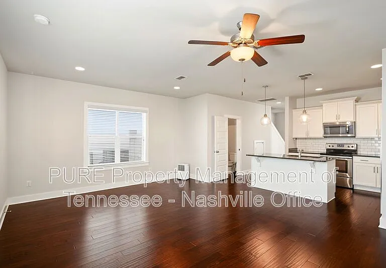 729 Cottage Park Dr — Photo 3