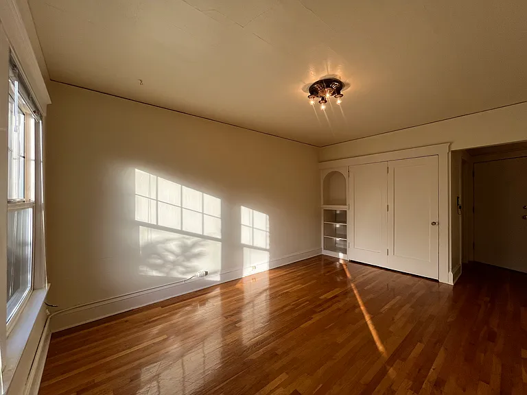 2949 SE Yamhill St #16 — Photo 4