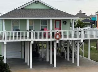 982 Nassau Dr, Crystal Beach, TX 77650