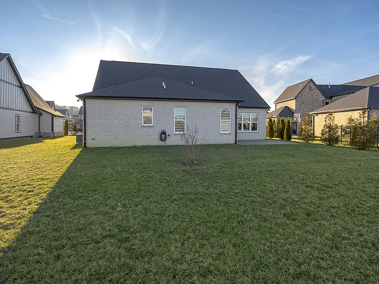 7444 Flatbush Dr — Photo 16