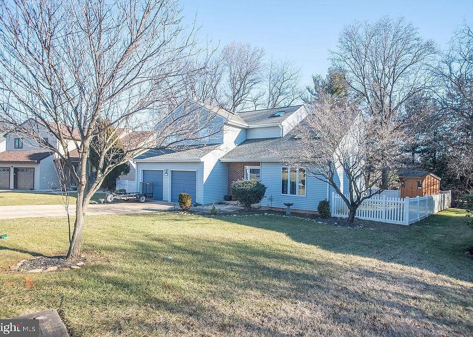 1st image of 35 Coach Hill Dr