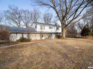 2631 35th St, Moline, IL 61265