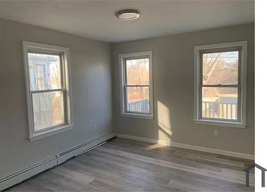 15 Forest Ave #2 — Photo 4