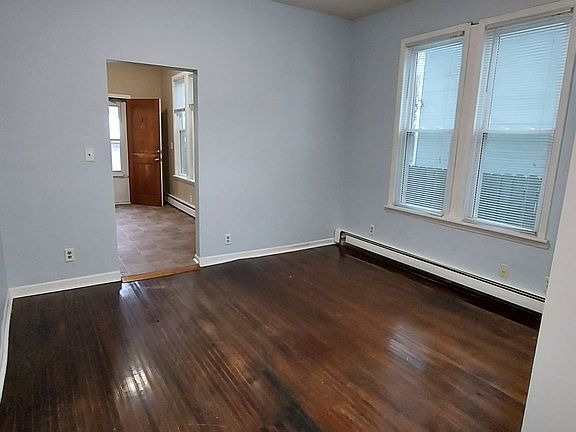 5th image of 1158 Edgerton St