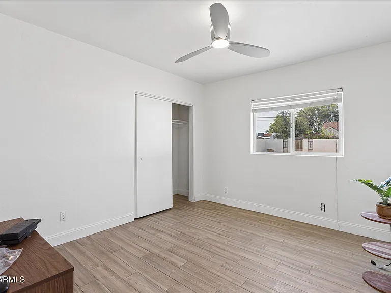 926 W Moreland St — Photo 15