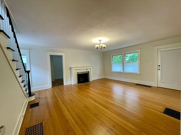 3rd image of 2409 NW Raleigh St