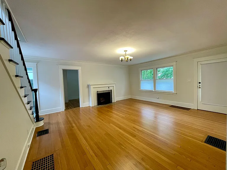2409 NW Raleigh St — Photo 3