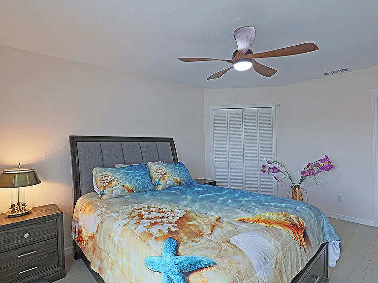 11921 Seabreeze Cove Ln — Photo 33