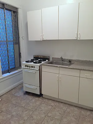 Rented by Salizzoni Realty | media 64