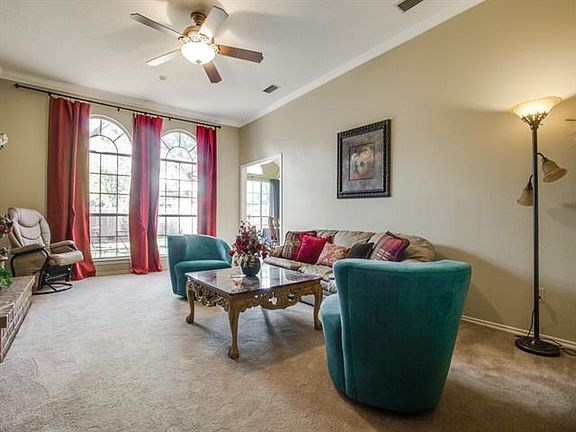 3rd image of 1106 Hyde Park Ct