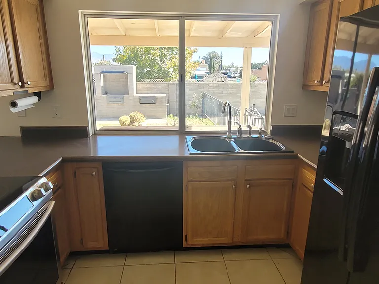 550 N Gollob Rd — Photo 4