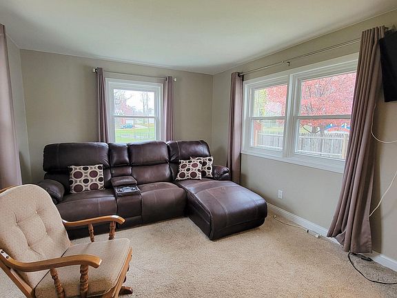 3rd image of 2915 Kelling St
