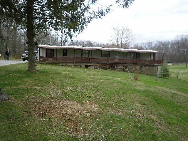 2nd image of 4025 Lantana Rd