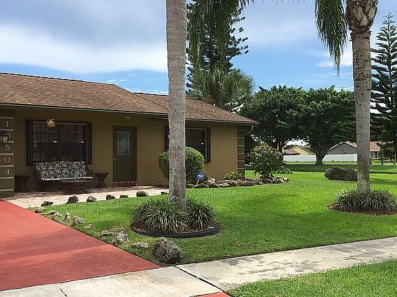 Sidewalk, no powerlines