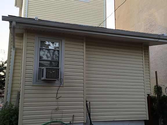 4th image of 10343 120th St