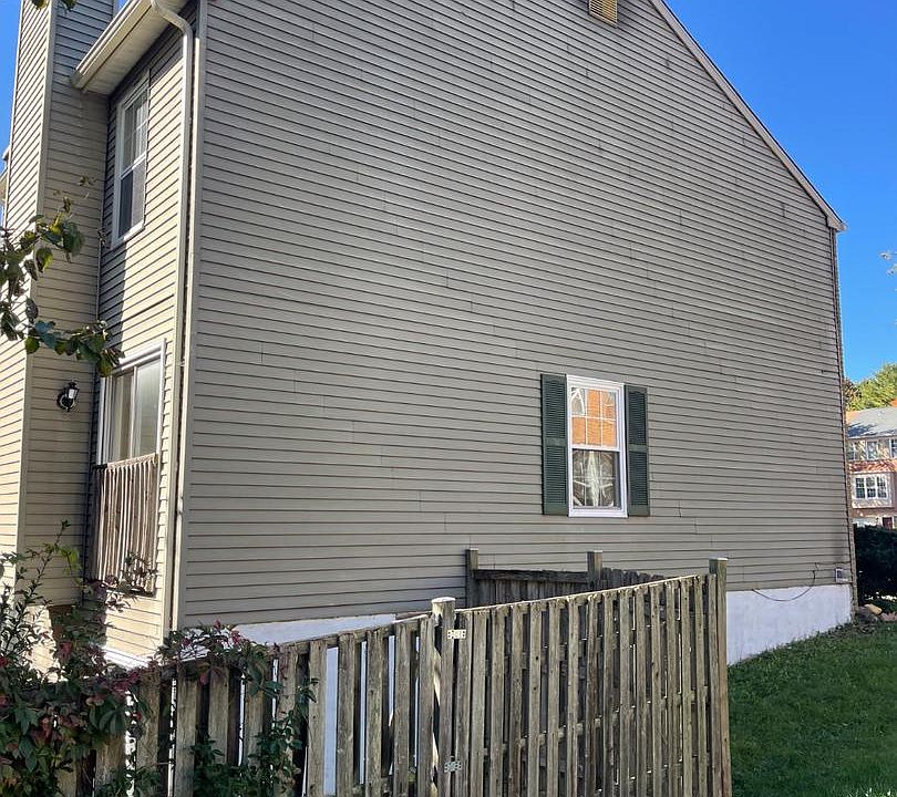 2nd image of 14911 Ashford Pl