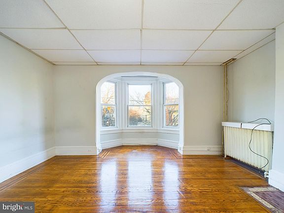 5th image of 4408 Locust St