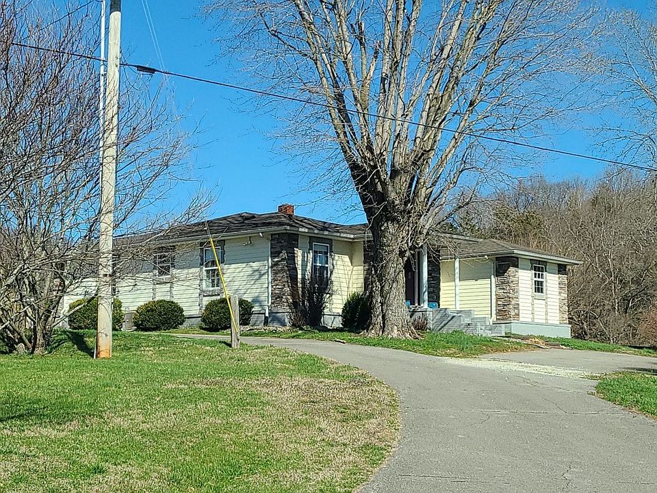 2nd image of 974 Piney Grove Rd