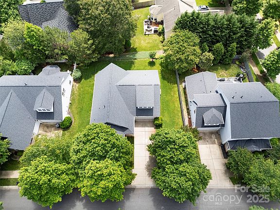 4th image of 5428 Colonial Garden Dr