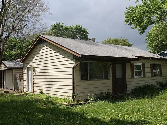 2nd image of 3118 S Tibbs Ave