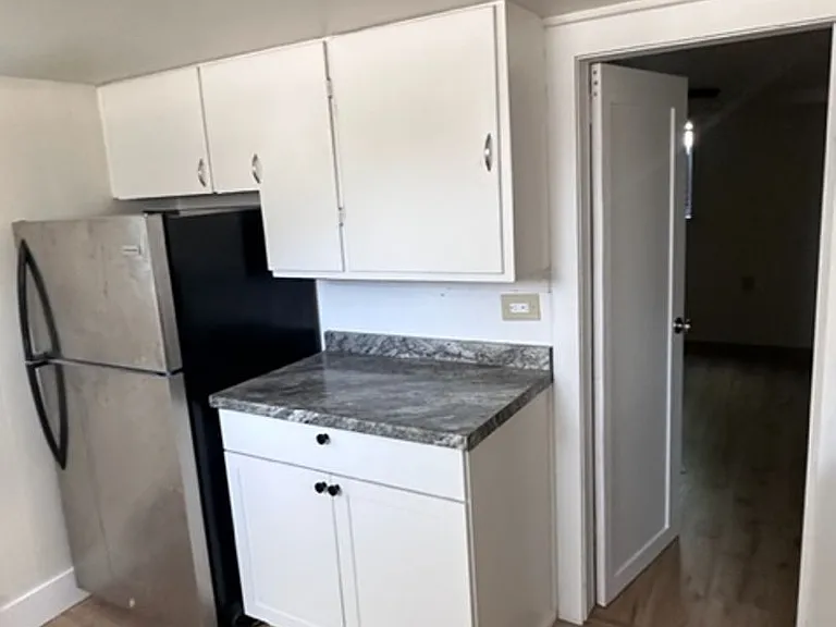 516 S 11th Ave — Photo 9