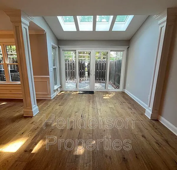 9330 Timothy Ct — Photo 4