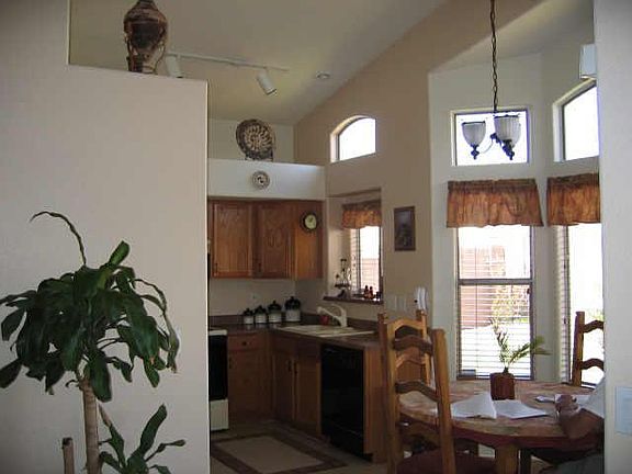 3rd image of 12822 N Roanoke Avenue
