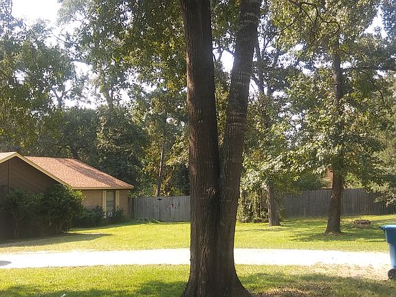 2nd image of 218 Woodland Dr