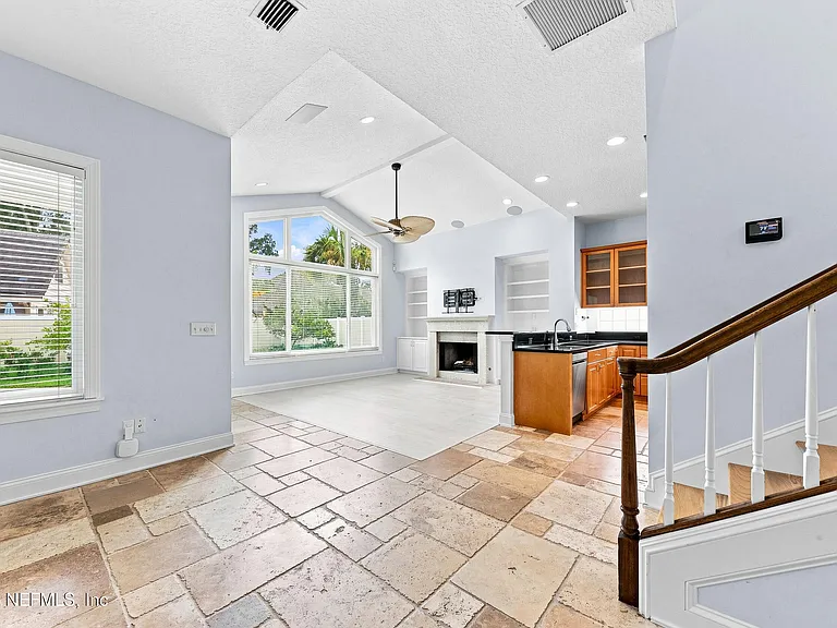 38 Tallwood Rd — Photo 9