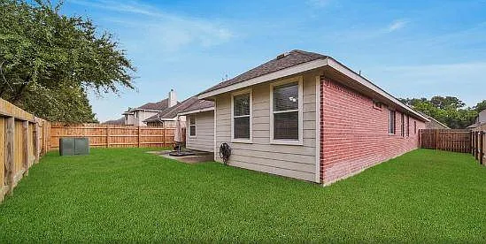 3 bed, 2316 sqft, $2,190 — Photo 3