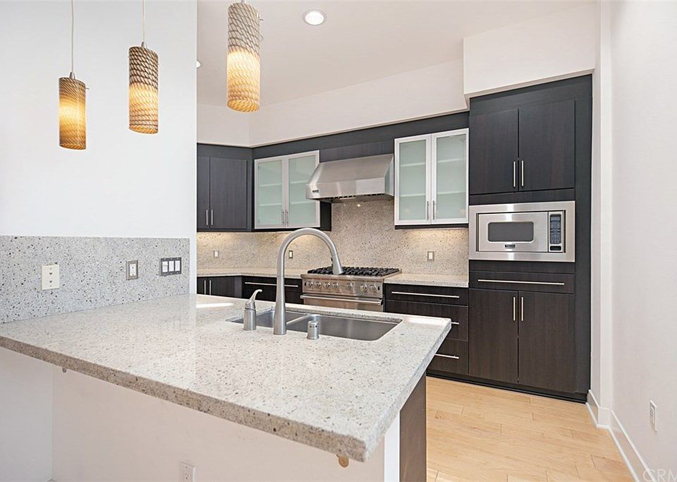 2nd image of 402 Rockefeller Unit 309