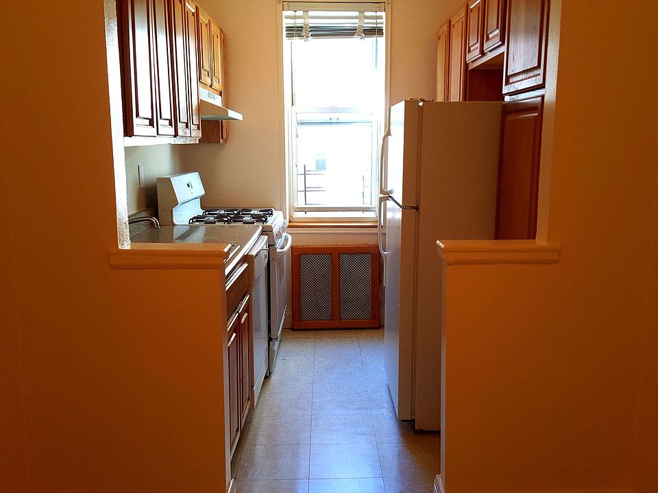 1st image of 13510 Grand Central Pkwy APT 504