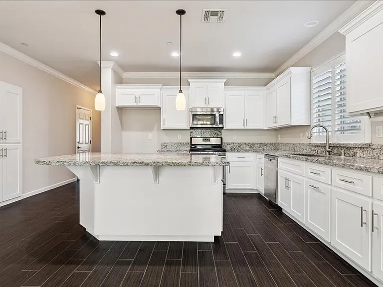 1875 Verrazona Dr — Photo 14