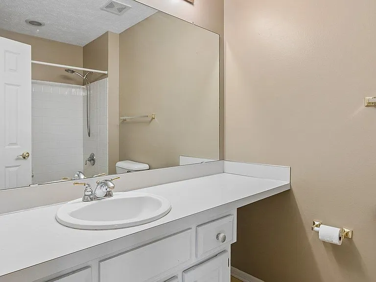 7308 S 155th Ave — Photo 15