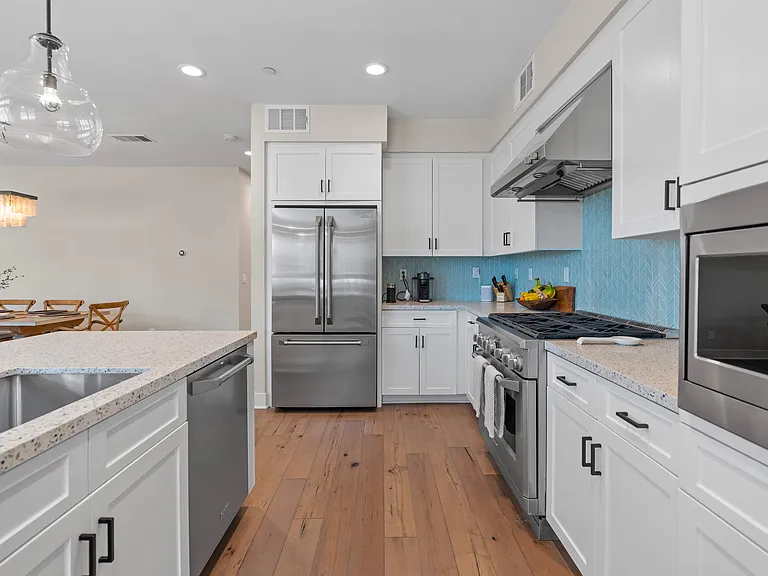 1915 N Vulcan Ave — Photo 12