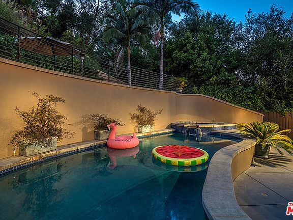 3rd image of 3617 Lankershim Blvd