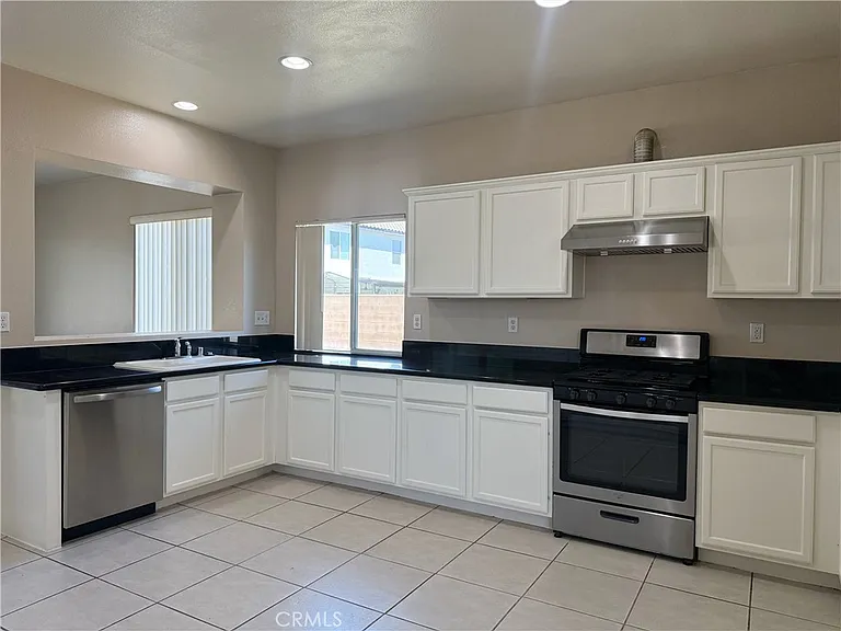 6569 Gladiola St — Photo 12