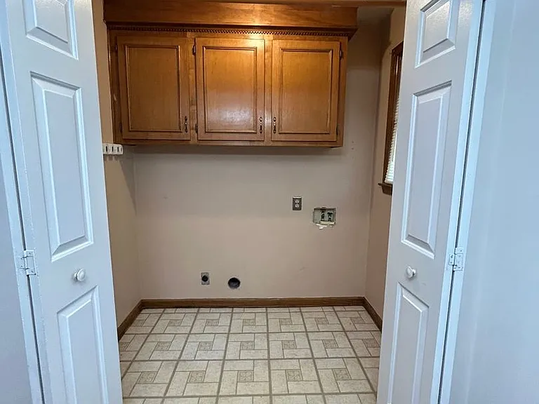 1310 Crowndale Dr — Photo 21