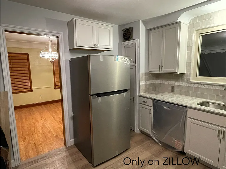 19215 Littlefield St — Photo 10
