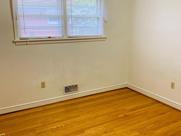 5th image of 31 W Carrollton Ave
