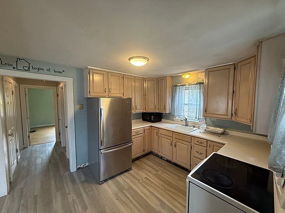 2nd image of 43 Manor Rd