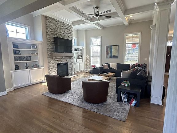 2nd image of 8010 Parkside Lake Dr