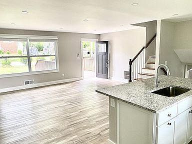 2nd image of 2536 W Willamette Ave