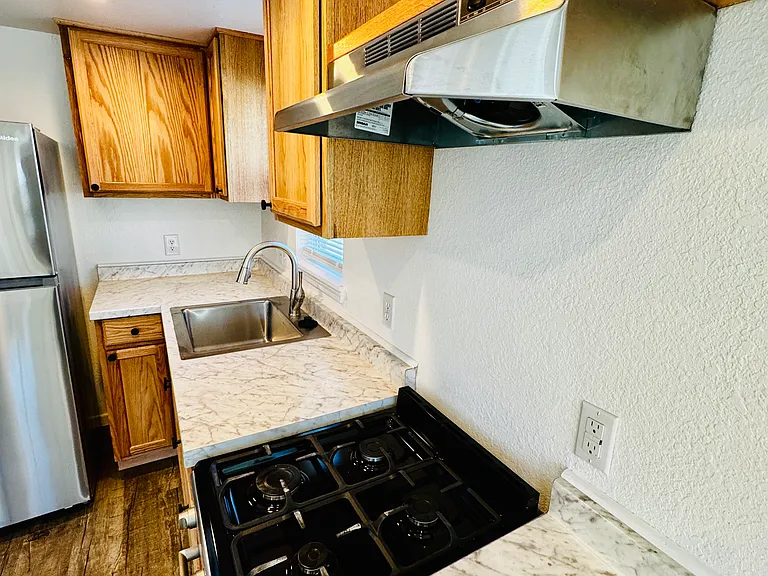 340 Academy St — Photo 2